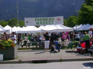 https://www.squamishreporter.com/wp-content/uploads/2012/07/FarmersMAIN-300x225.jpg