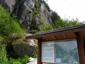 https://www.squamishreporter.com/wp-content/uploads/2014/03/smoke-bluffs-300x225.jpg