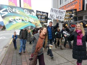 https://www.squamishreporter.com/wp-content/uploads/2014/11/LNG-300x225.jpg