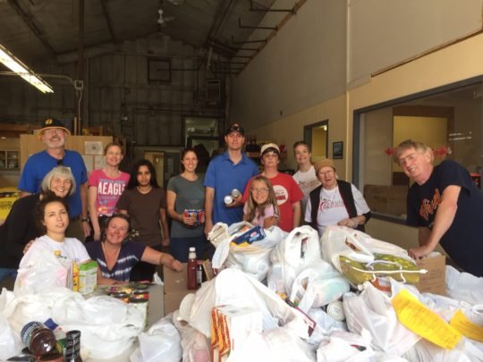 https://www.squamishreporter.com/wp-content/uploads/2018/08/sorting-food-donations-540x405.jpg