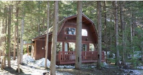 https://www.squamishreporter.com/wp-content/uploads/2020/02/cabin.jpg