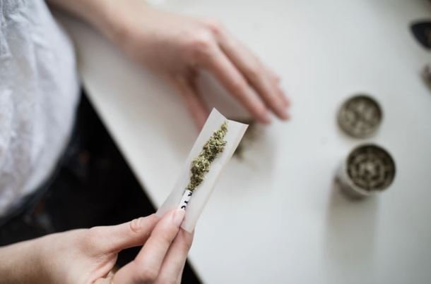 https://www.squamishreporter.com/wp-content/uploads/2020/06/weed.jpg