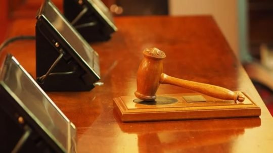 https://www.squamishreporter.com/wp-content/uploads/2020/07/gavel-540x303.jpg
