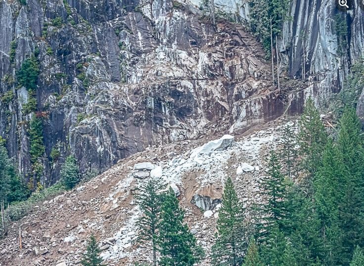 https://www.squamishreporter.com/wp-content/uploads/2021/09/debris.jpg