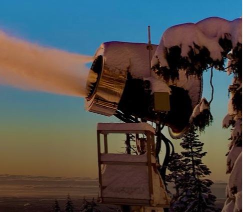https://www.squamishreporter.com/wp-content/uploads/2021/10/snow-making.jpg