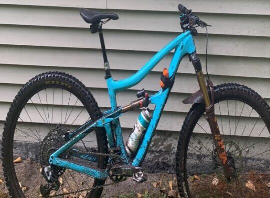 https://www.squamishreporter.com/wp-content/uploads/2021/11/blue-bike-540x396.jpg