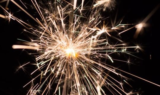 https://www.squamishreporter.com/wp-content/uploads/2022/01/fireworks-2-540x322.jpg