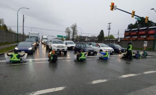 https://www.squamishreporter.com/wp-content/uploads/2022/04/protest-540x329.jpg