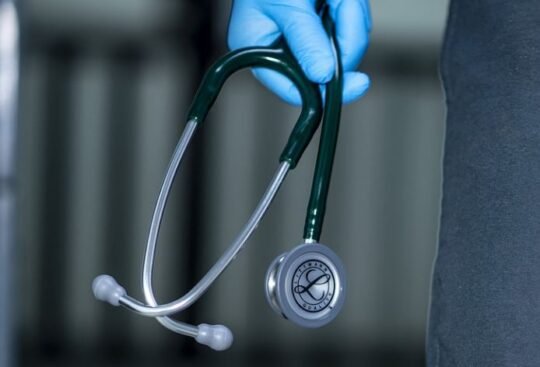 https://www.squamishreporter.com/wp-content/uploads/2022/10/doctor-540x367.jpg