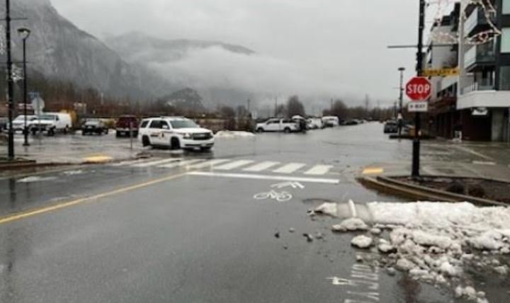 https://www.squamishreporter.com/wp-content/uploads/2022/12/dtn-police.jpg