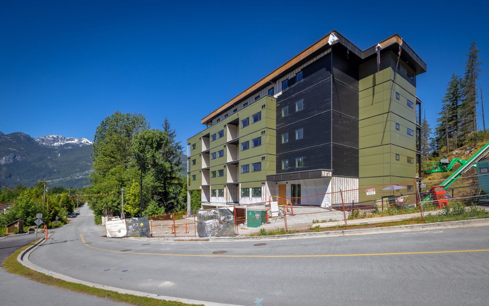 https://www.squamishreporter.com/wp-content/uploads/2025/10/2025_0150-39180FinchPlaceExterior-3-scaled-1.jpg
